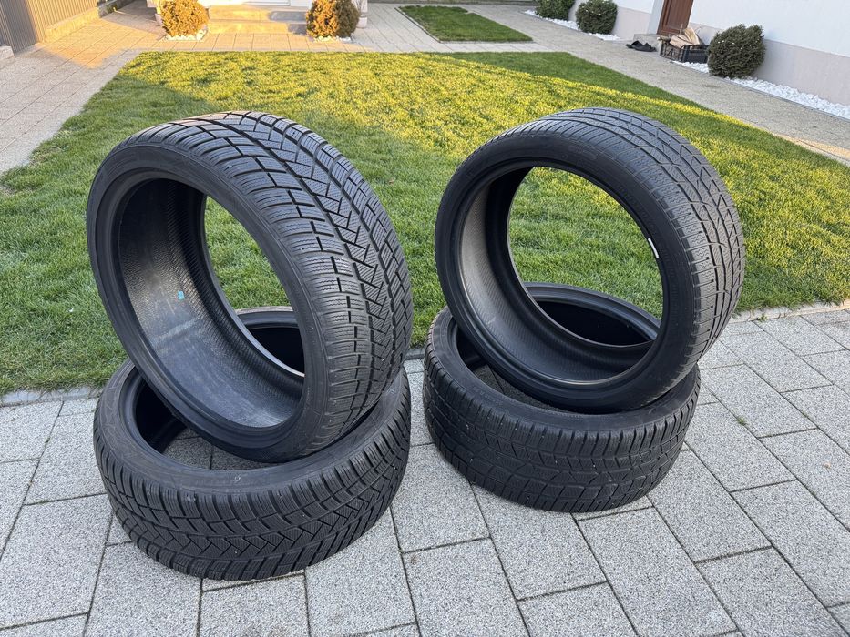 Anvelope Cauciucuri Iarna 255 35 R20 Vredestein si Continental  M+S