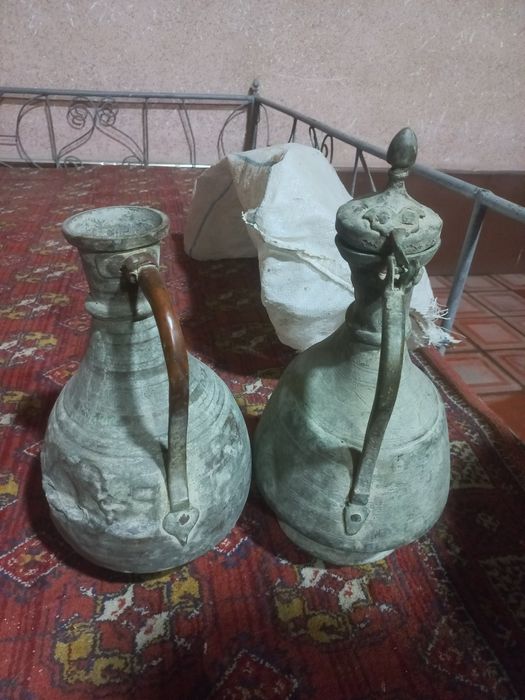 Eski mis ko'zalar sotiladi