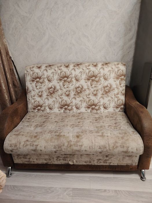 Срочно продам диван