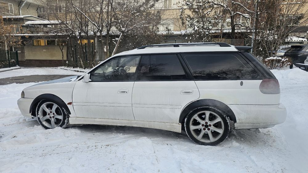 Машина Subaru legacy