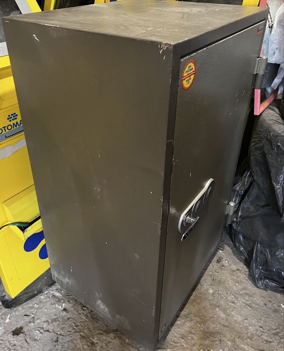 Сейф для ломбарда и офиса