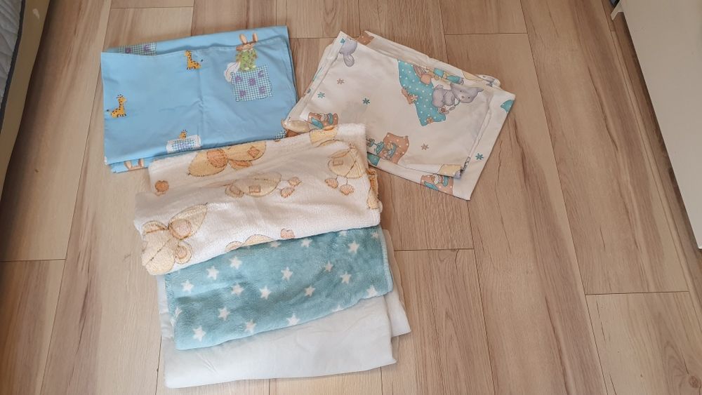 2 buc Lenjerie, Pilota și 2 paturici fleece pătuț bebeluși