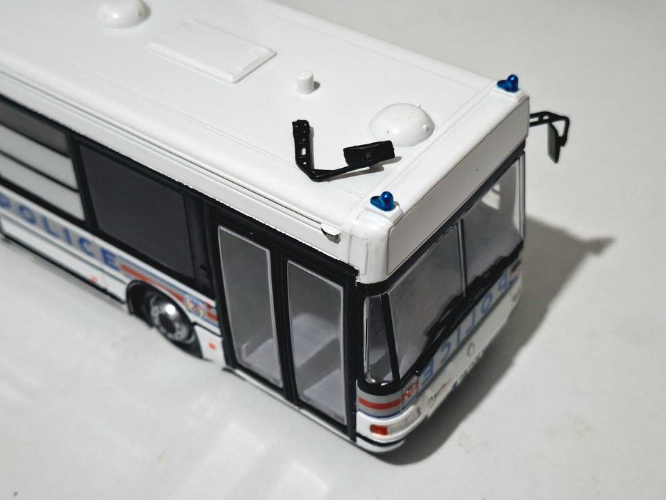 Продавам модели автобуси и камиони