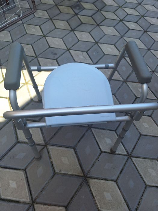 Scaun medical toaleta