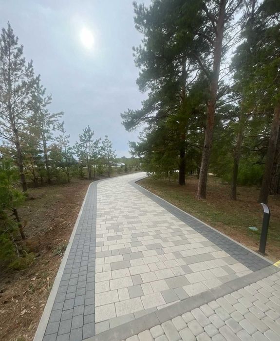 Укладка брусчатки бардюра поребрика