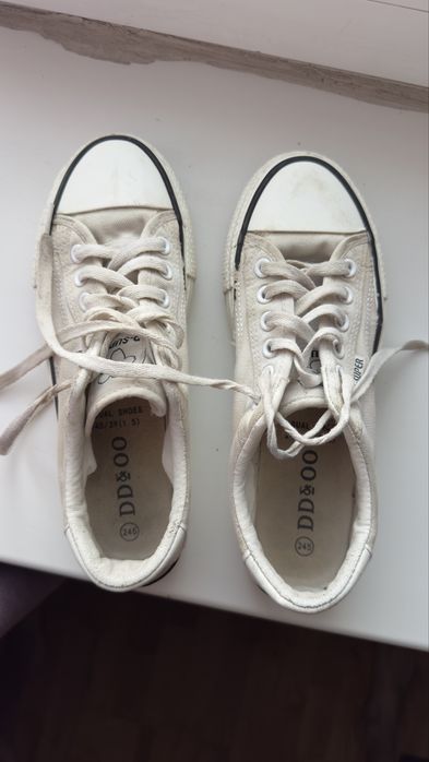 Женские кроссовки для девушек