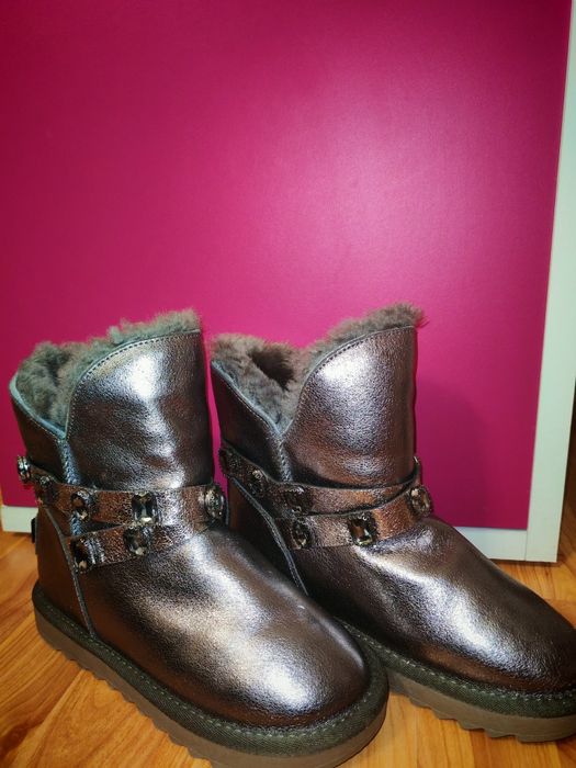 Cizme model UGG nr 36 din piele de culoare gri