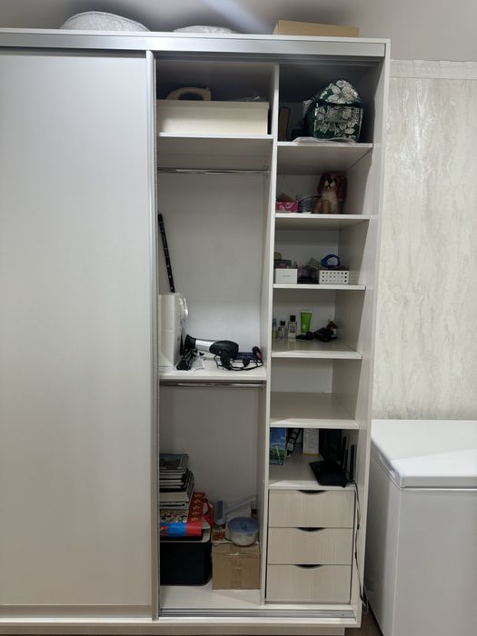 Продается шкаф-купе для прихожей