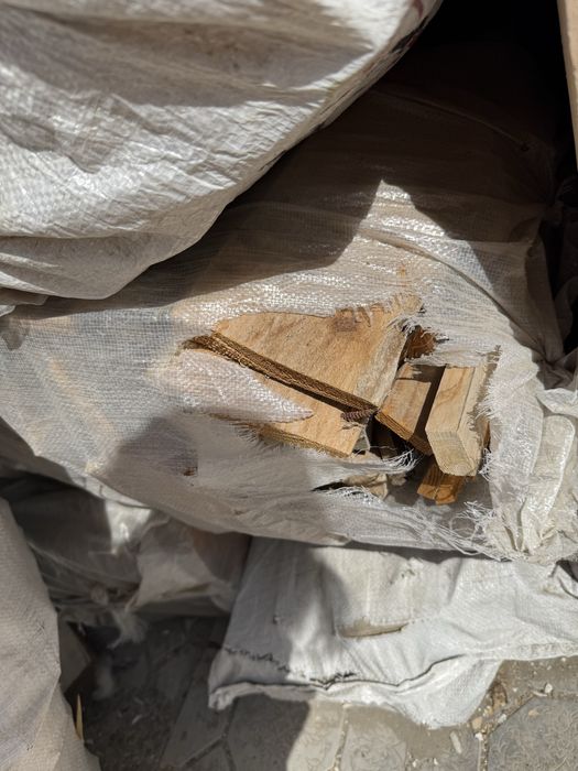 Дрова, опилки имеются в наличии