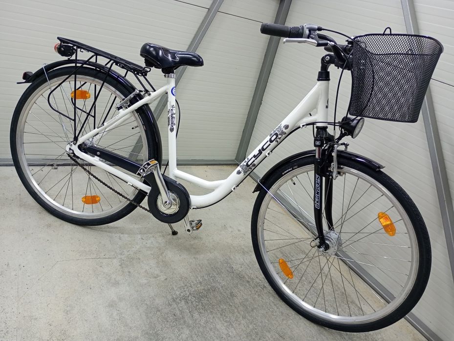 Vând bicicletă damă CYCO,roți 28,cu 7 vit NEXUS,albă ! !!