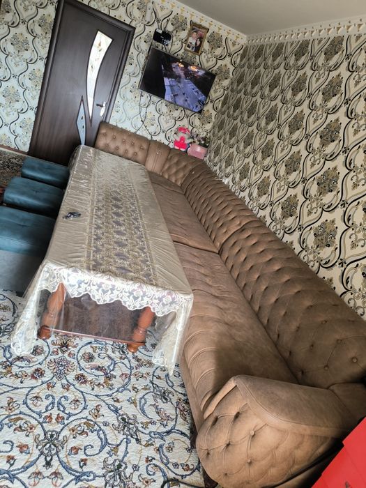 Уголок деван ва стол эни. 1.50. узунлиги 4.5.метл стол 3.метр холати а