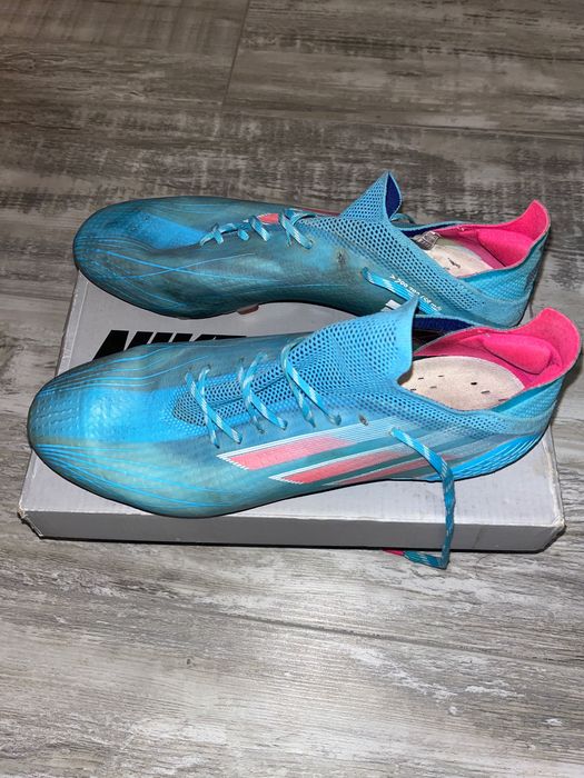 Професионални футнолни бутонки,перфектно състояние,44 номер