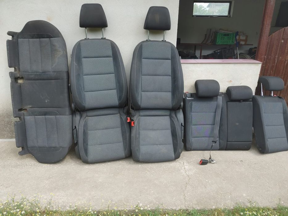 Interior  golf  5  " 6    hatchback