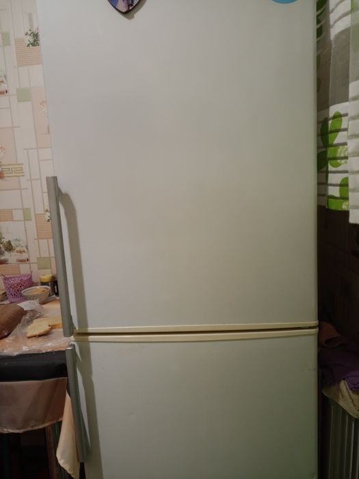 Холодильник LG продам