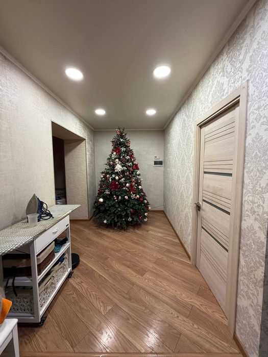 Продаётся 4комнатная квартира спецплан на Лабзаке.