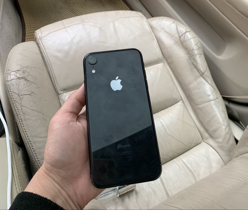 iPhone XR 64gb 72%