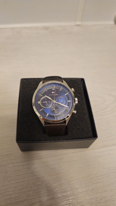 Часы наручные Tommy Hilfiger