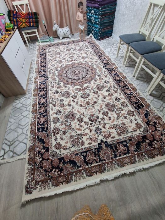 Ковер 4×2 (в отличном состоянии)