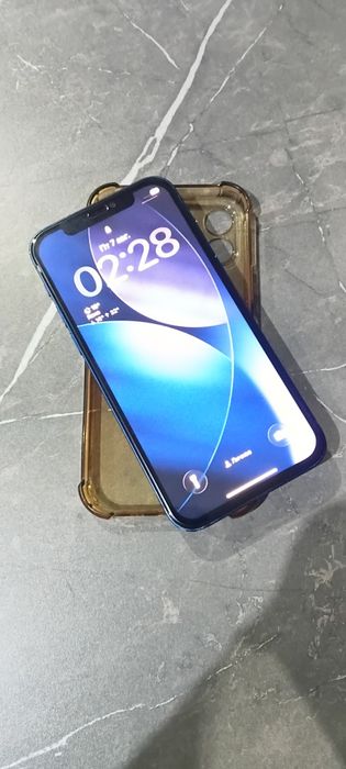 Продам айфон 12 64G