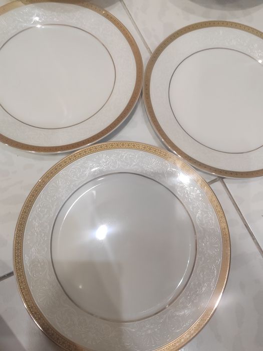 Тарелки разные от сервиза