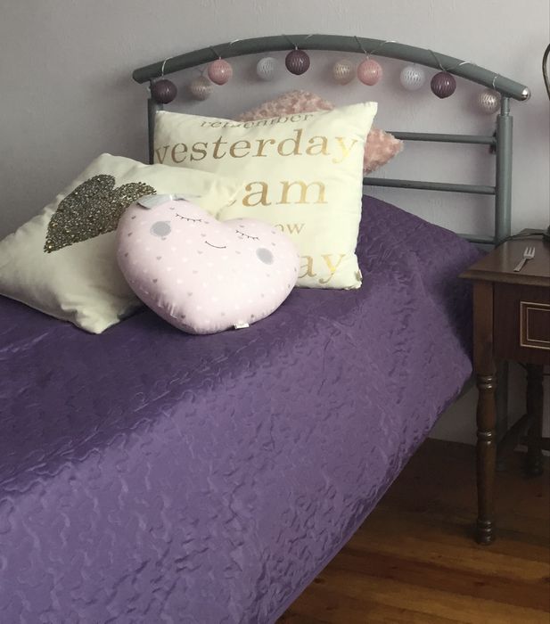 Метално единично легло и матрак с подматрачна рамка