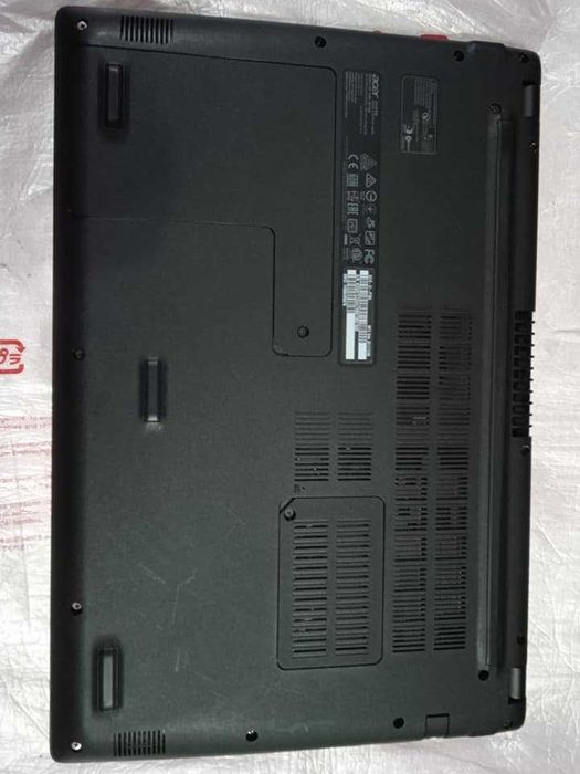 Acer Aspire 3 A315-31 Четириядрен FHD SSD+1TB HDD отлична батерия