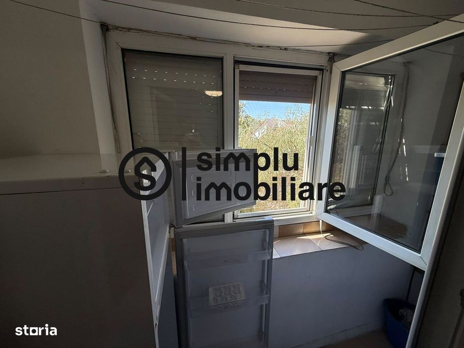 Garsoniera, etaj 1/4, centrala, Ciuperca - 75 000 Euro