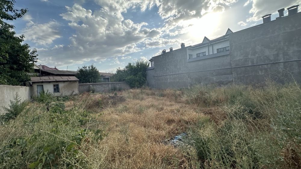 11 соток участка земли в элитной махале Хасанбой.