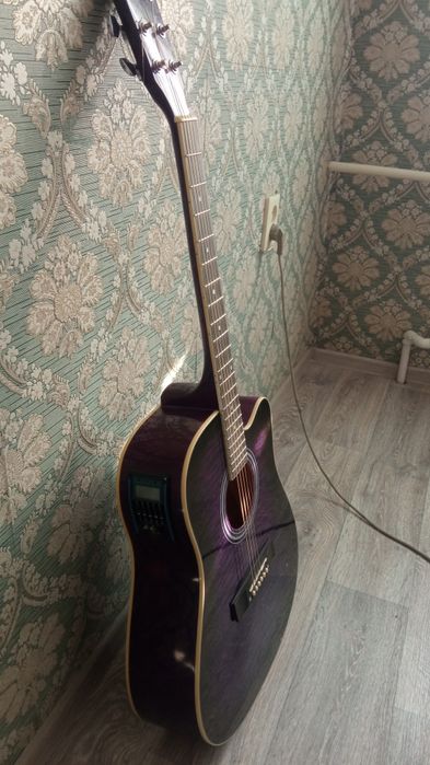 Гитара полуакустика