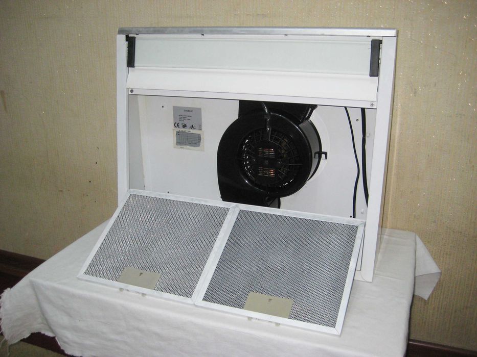 Вытяжка GOODWEII  отличном рабочим состоянии