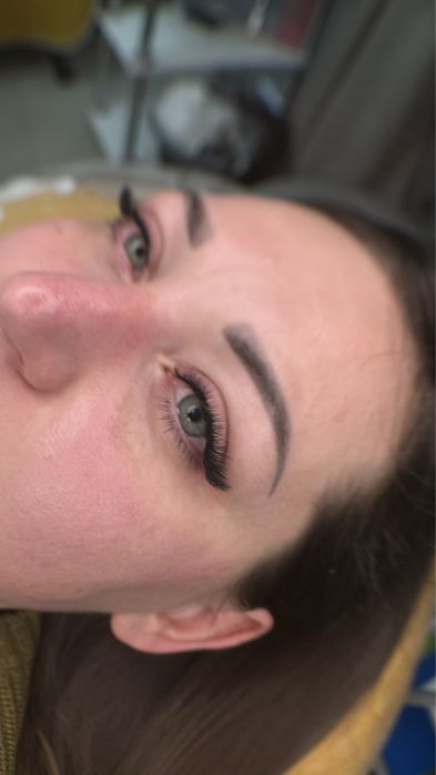 Маникюр и ресницы от 11000