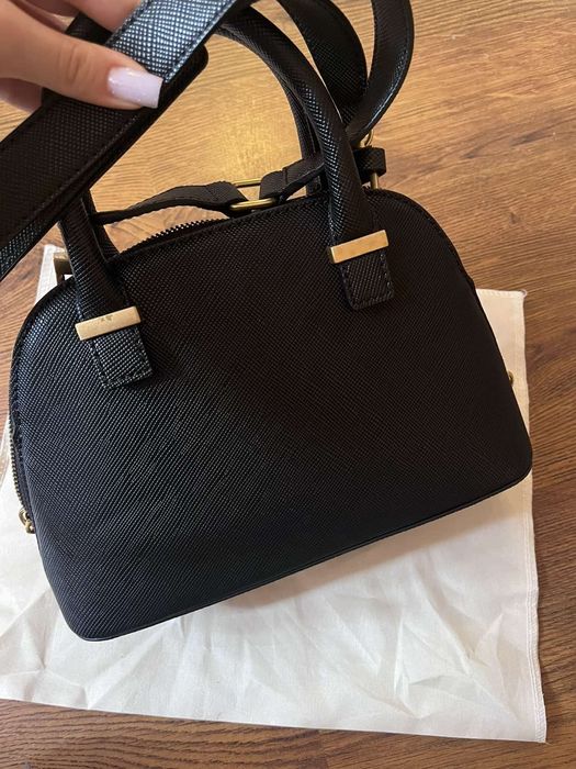 Оригинална чанта Guess