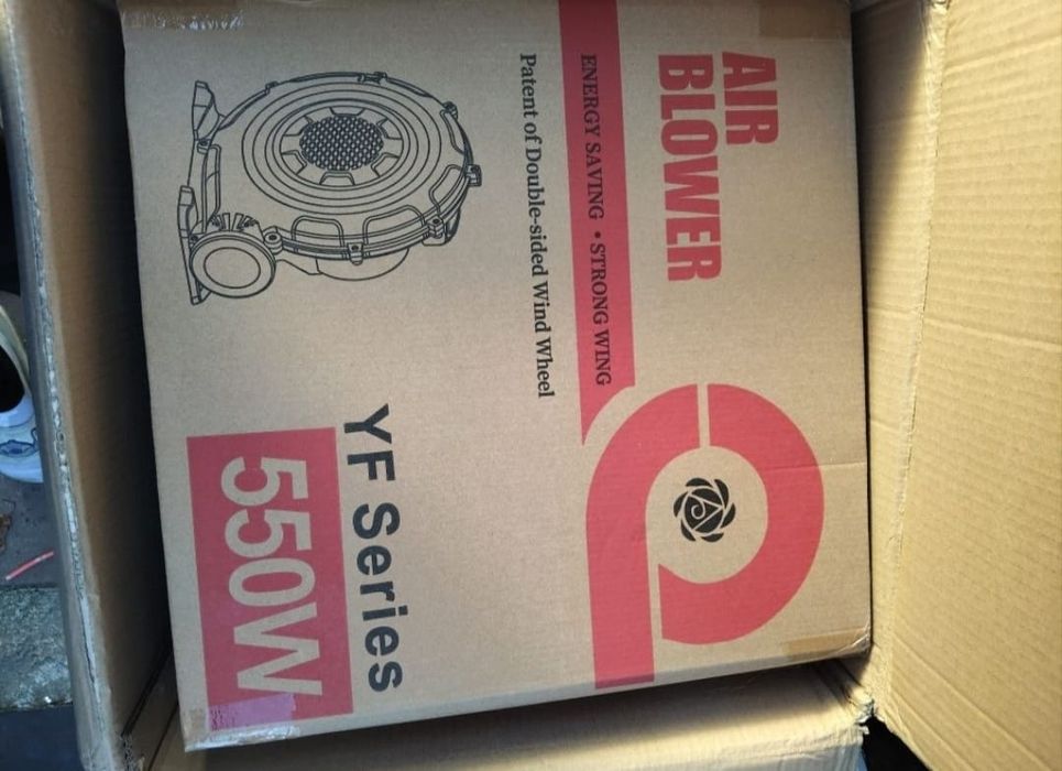 LALAHO castel gontabil cu tobogan pompa inclusa noi nefolosit