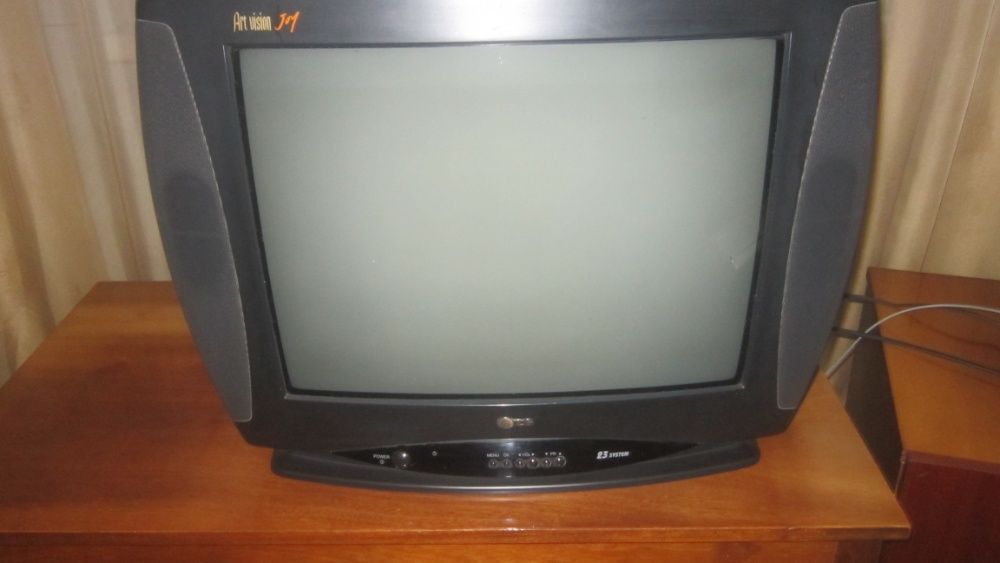 продам телевизор