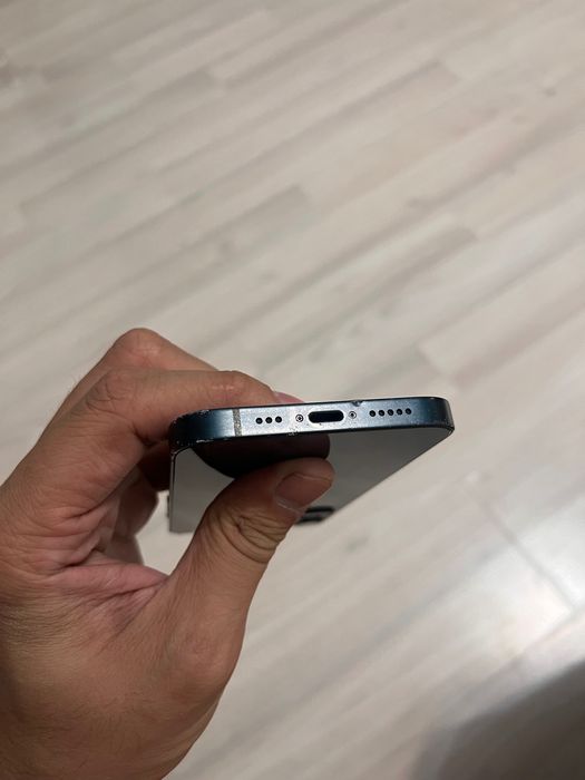 Продам iPhone 13 айфон 13
