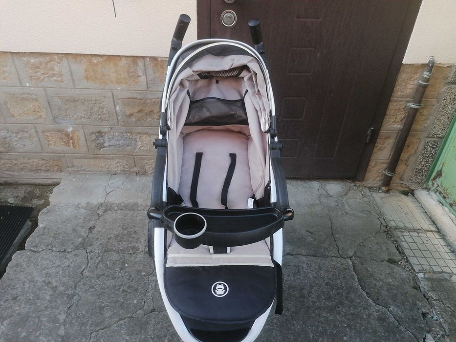 Комбинирана детска количка.