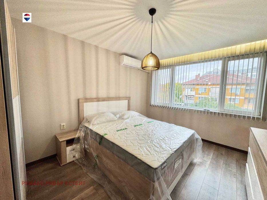 Дава се под наем Тристаен апартамент в Русе, Широк център - 110 кв.м за 790 € - Снимка #11