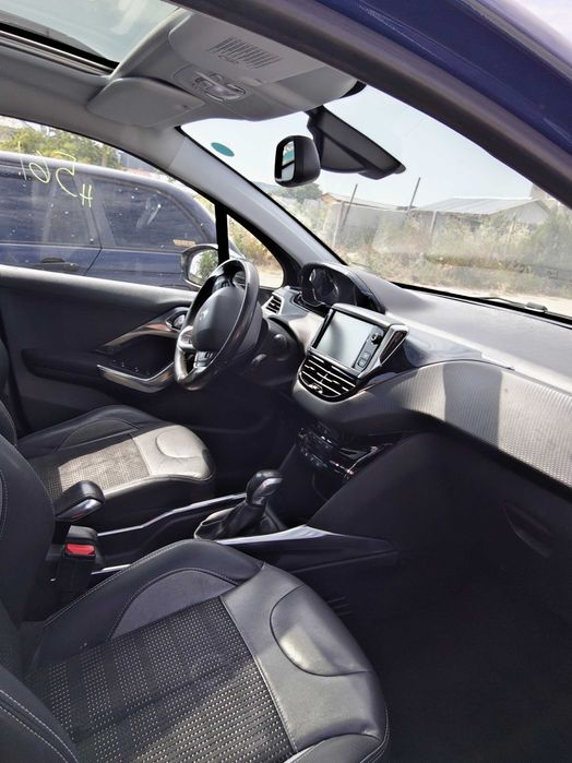 На части Peugeot 2008 Active синьо 1.2 82кс ръчка