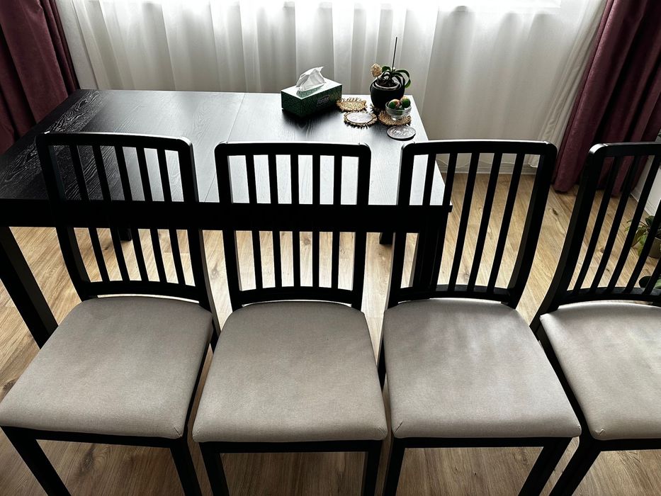 Set masa extensibila Ikea Bjursta si 4 scaune