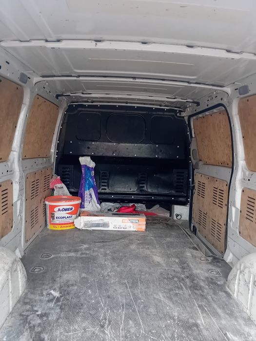 Mercedes Vito CDI 111 Duba model lung 2009 – GATA DE MUNCA
Motor 2.2 C