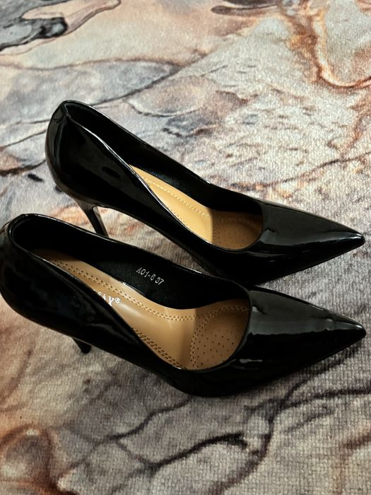 Жаңа туфли сатылады.