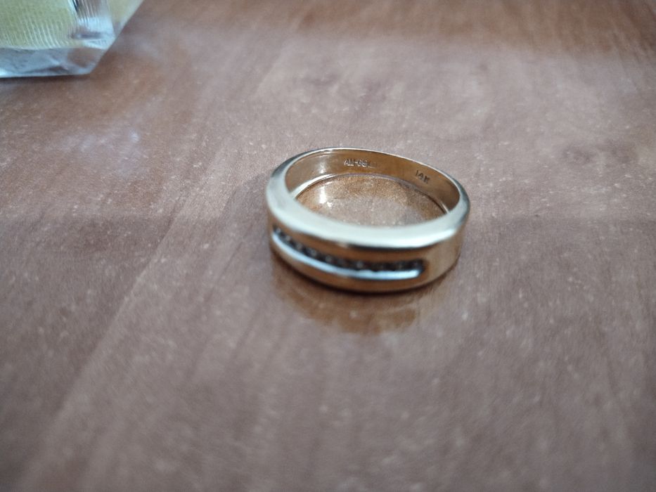 Кольцо с камнями