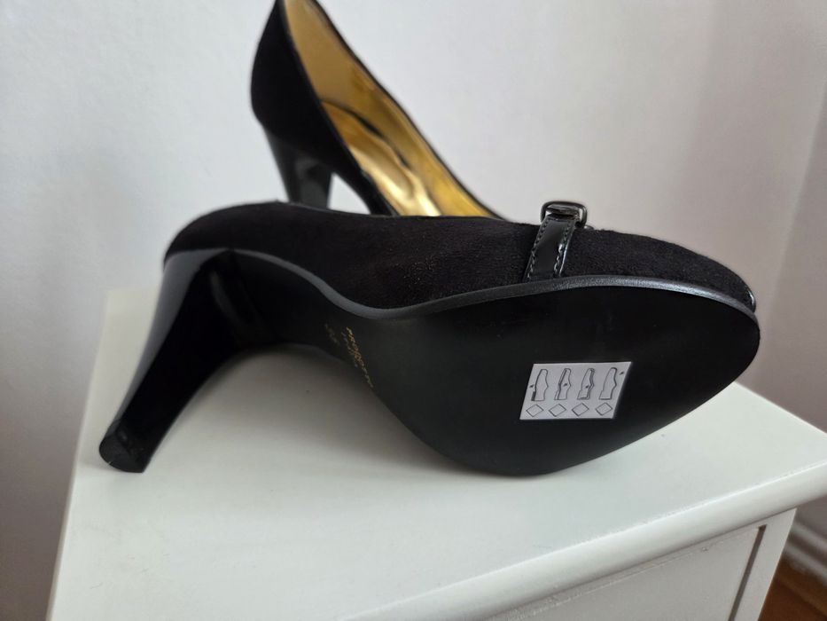 Pantofi eleganți de dama