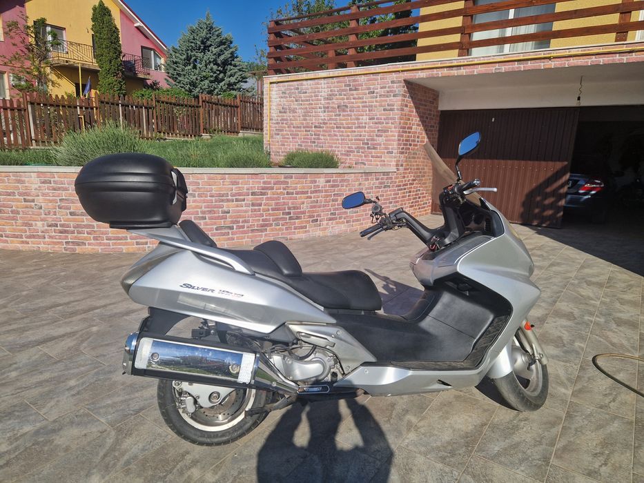 Vând Honda Silverwing 600