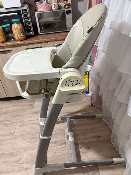 Продам детскую качалку +стол.