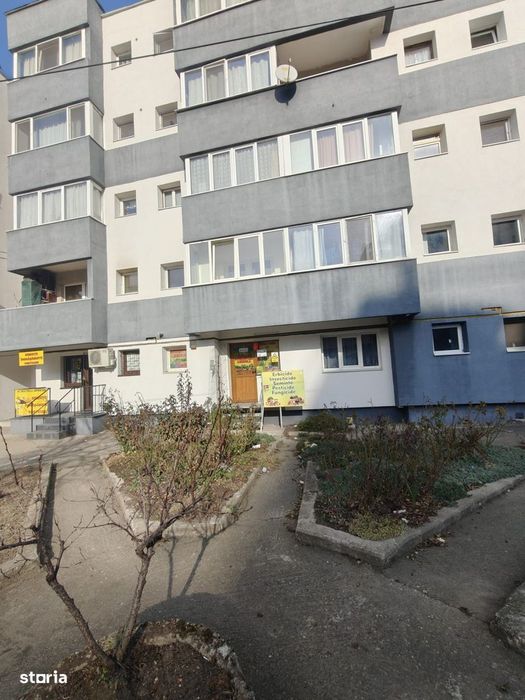 Spatiu comercial cu functii multiple 23 mp central