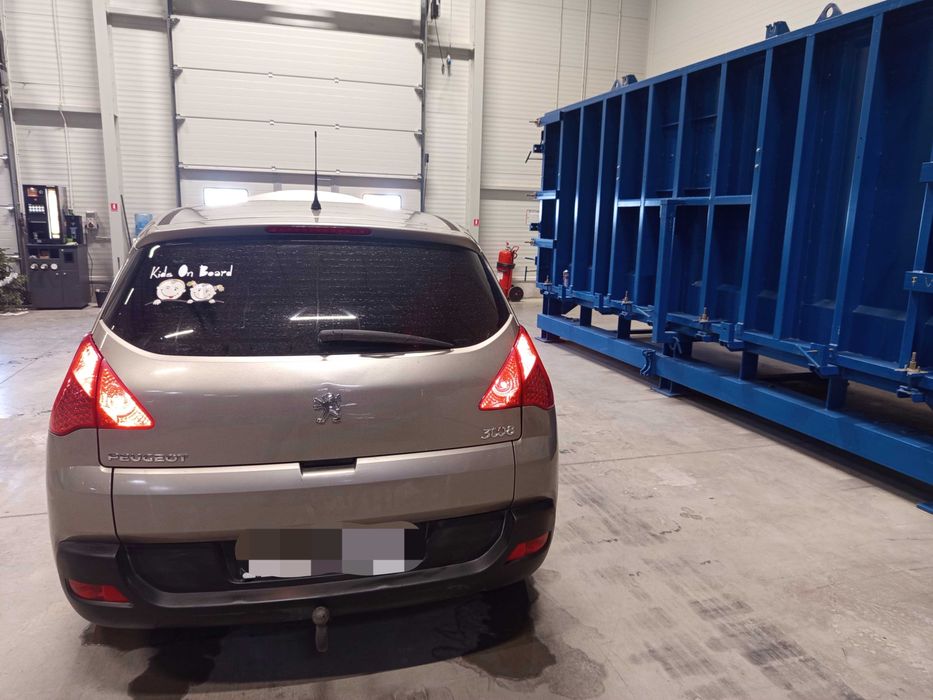 Vând Peugeot 3008 din 2011
