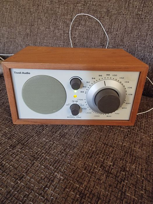 Radio tivoli model one.impecabil