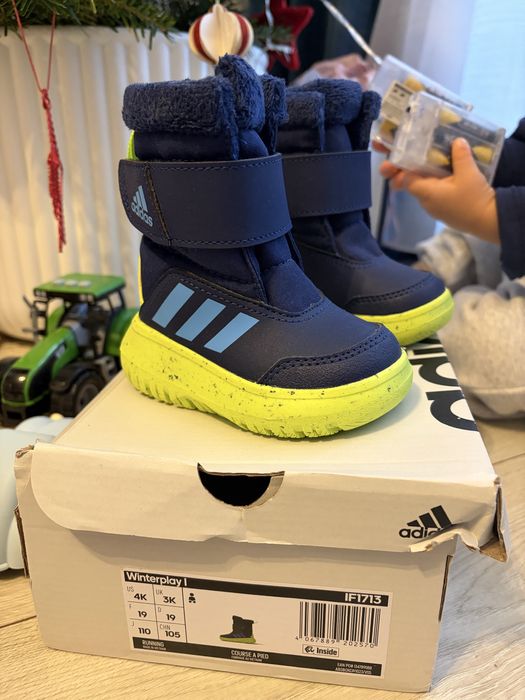 Ghete de iarna noi Adidas, marimea 18