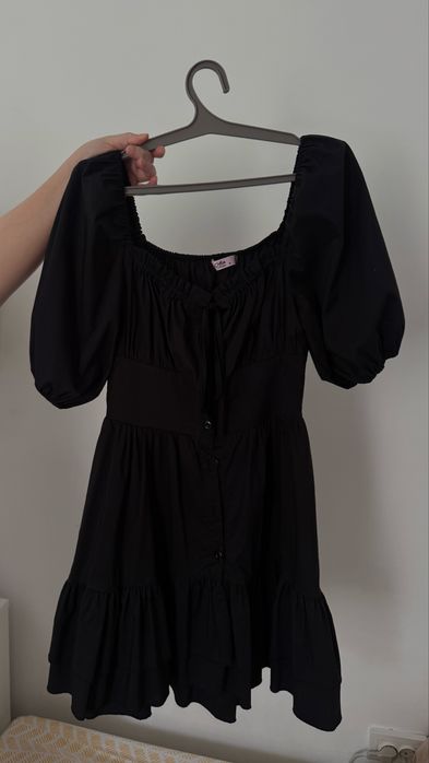 продам все платья за 10к